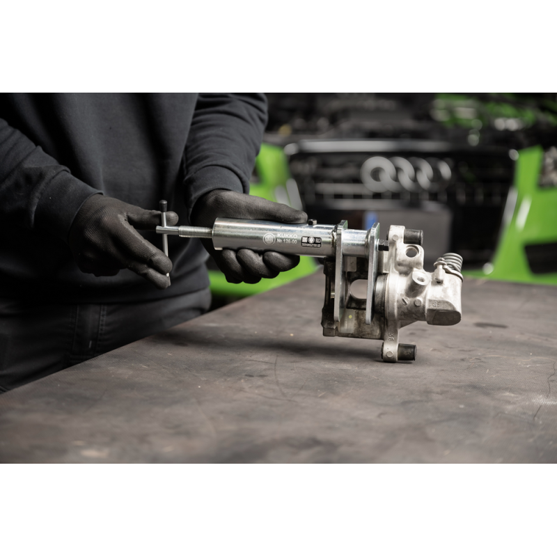 Rozwieracz tłoków hamulcowych