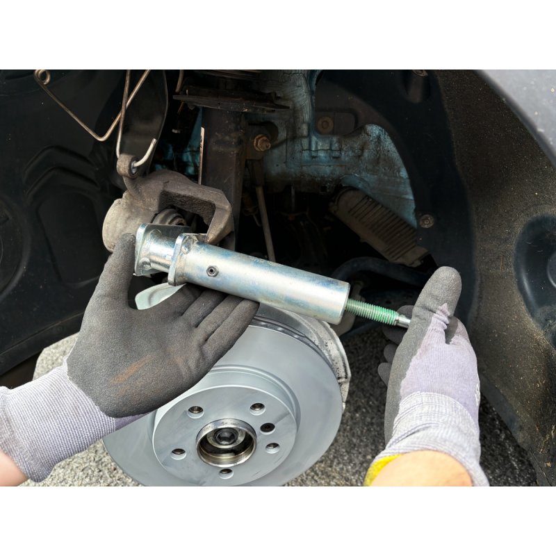 Rozwieracz tłoków hamulcowych