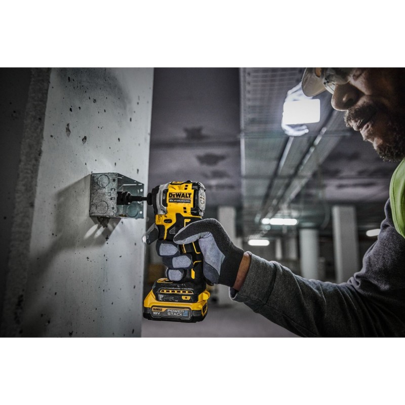 18 V XR Bezszczotkowa kompaktowa zakrętarka udarowa— 2 X POWERSTACK Compact